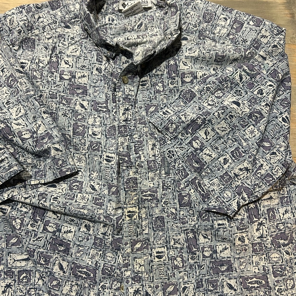 Columbia men’s short sleeve xlt in blue pattern